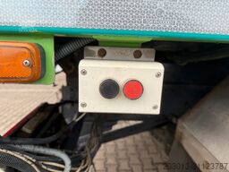 MERCEDES-BENZ Axor 1833 Kehrmaschine VAL?air HD 200 - Bar 9 m³