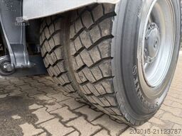 MERCEDES-BENZ Axor 1833 Kehrmaschine VAL?air HD 200 - Bar 9 m³