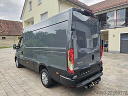 Iveco Daily 35S18HA8V Hi-Matic 12m³ L2H2 AHK 3,5 T.