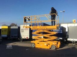 Scherenbühne Compact 8 Sonderanhänger Mietgerät