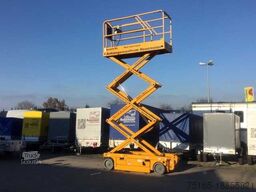 Scherenbühne Compact 8 Sonderanhänger Mietgerät