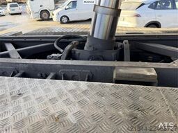 Volvo FH16 8x4 Tridem Crane Truck with 2014 26 t/m Palfi