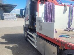 Volvo FM500 6x2 Crane Truck with 32 tm HMF Crane