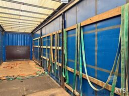 Krone Curtain-Side Trailer