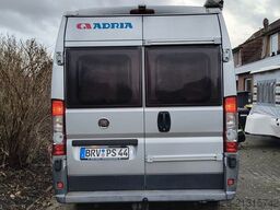 ADRIA Twin 600 AHK, TV +Satanlage  116KW , Solar