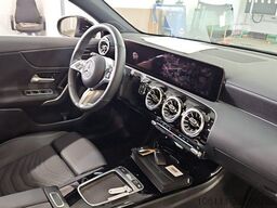 MERCEDES-BENZ A 180 d Progressive/KEYLESS-GO/360°Kamera/AHK