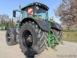John Deere 6215R