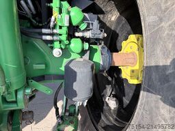 John Deere 6215R