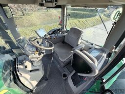 John Deere 6215R