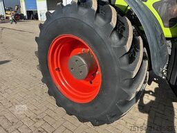 CLAAS Axion 930
