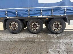 Krone Curtainsider / Planenauflieger