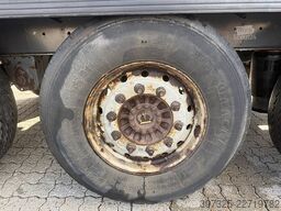 Krone Curtainsider / Planenauflieger