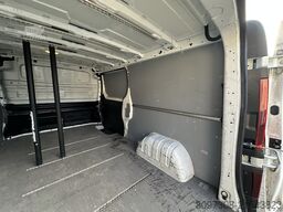 OPEL Vivaro Kasten L2H1 / TÜV 02.28 / KLIMA / AHK /