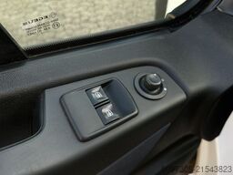 OPEL Vivaro Kasten L2H1 / TÜV 02.28 / KLIMA / AHK /