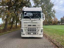 Volvo FH Occasion paardenvrachtwagen Roelofsen specia...