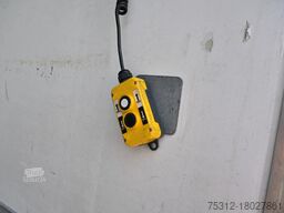 Mercedes-Benz Antos 1830 T1200R Bi Temp Fleisch Rohrbahnen LBW