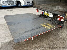 Krone Profi Liner / Curtainside / Lift + Steer axle /...