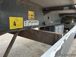 Krone Profi Liner / Curtainside / Lift + Steer axle /...