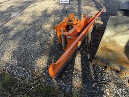 Heracles H280 Wheel Loader w/Snow Plow, Bucket and Pallet F