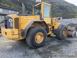 Volvo L120E Wheel Loader w/Bucket