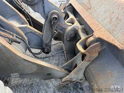 Volvo L120E Wheel Loader w/Bucket