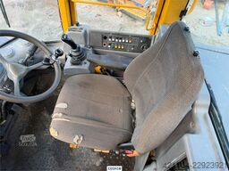 Volvo L120E Wheel Loader w/Bucket