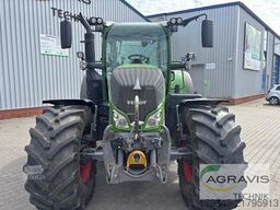 Fendt 724 VARIO S4 Profi mit Vorbereitung John Deere-Lenksystem