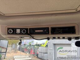 Fendt 724 VARIO S4 Profi mit Vorbereitung John Deere-Lenksystem