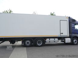 Mercedes-Benz Actros 2546 / Lecapitaine refrigerator