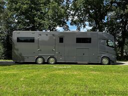 Volvo FH 540 Jong gebrukt 7 paards plus living pop-ot...