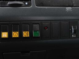 MAN LE 8.145 LC, EURO 3, HOOK CONTAINER, PNEU 80%