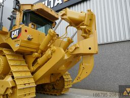 Caterpillar D8T