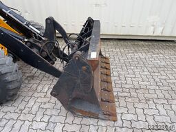 JCB 406 / 2019 BJ / 2.090 H / Klappschaufel + Gabel