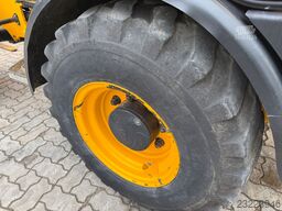 JCB 406 / 2019 BJ / 2.090 H / Klappschaufel + Gabel
