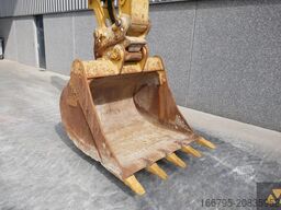 Caterpillar 320