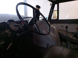 Mercedes-Benz Unimog 406