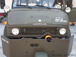 Mercedes-Benz Unimog 406