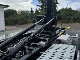 Fuso Fuso Canter 7C18 Abrollkipper 2026