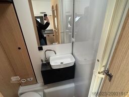 SUNLIGHT I 67S Klima Solar, Navi