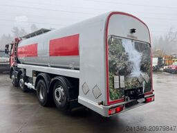 RENAULT Lander 430 8x2 23'300L