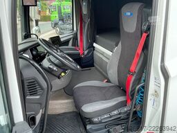 DAF XF 530 FT BL Retarder Hydraulik Corner View Navi