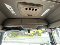 DAF XF 530 FT BL Retarder Hydraulik Corner View Navi