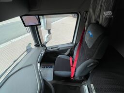 DAF XF 530 FT BL Retarder Hydraulik Corner View Navi