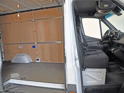 MERCEDES-BENZ Sprinter 317 CDI/36 MR 9G-Tronic Klima grau #241