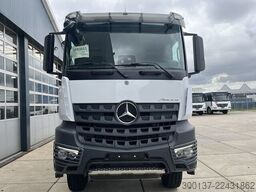 Mercedes-Benz Arocs 2136 A 4x4 Fuel Tank Truck