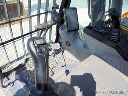 Volvo EC 220 E L