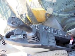 Volvo EC 220 E L