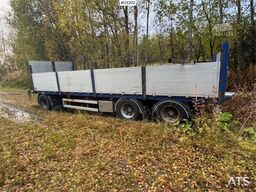 Istrail 3-axle flatbed trailer