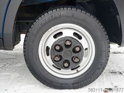 IVECO DAILY 35-160 / KONTENER 4,2 M / WINDA-750kg / BL