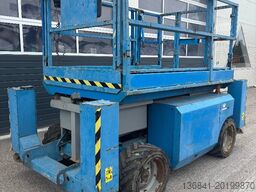 Genie GS 2668 RT 10m Diesel Scherenarbeitsbühne